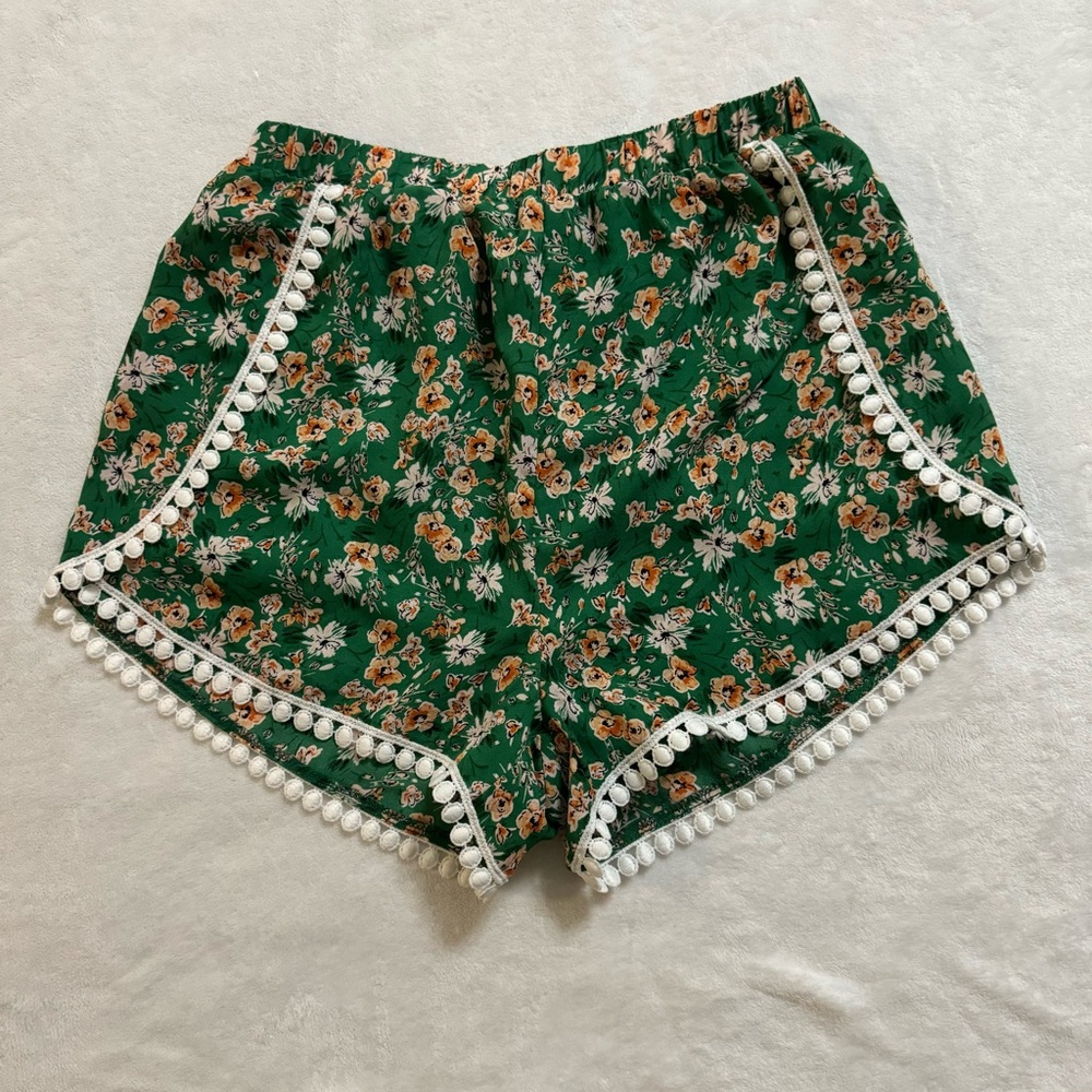 NWT Sadie & Sage Mimi High Waisted Floral Print Shorts!